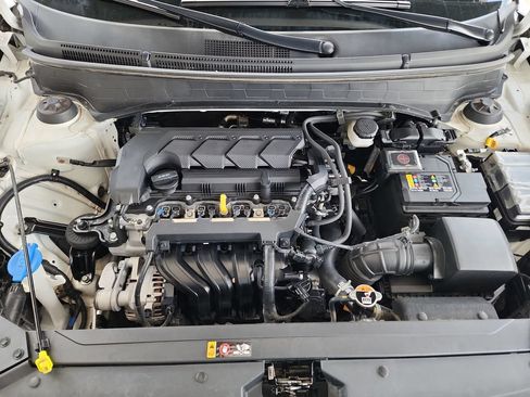 Used 2024 Hyundai Venue SEL FWD image 40