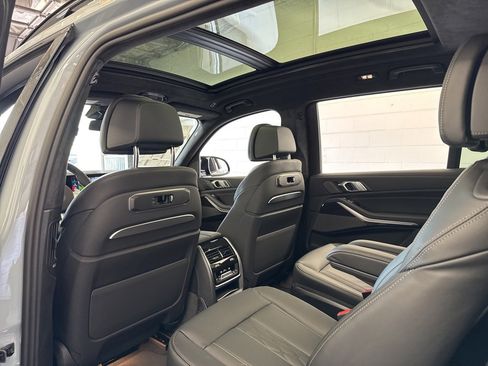 New 2025 BMW X7 M60i image 38