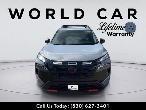 Used 2025 Nissan Rogue SV AWD/4WD image 2
