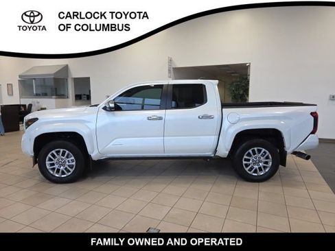 Used 2025 Toyota Tacoma Limited AWD/4WD image 1