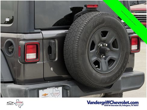 Used 2018 Jeep Wrangler Unlimited Sport AWD/4WD image 7