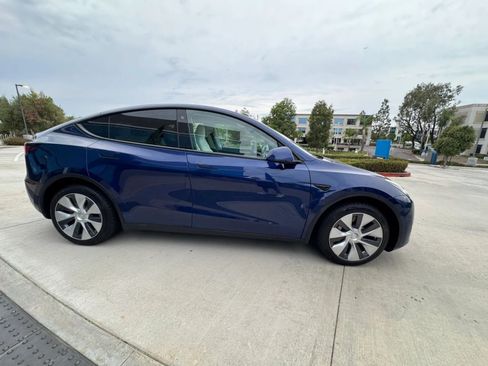 Used 2023 Tesla Model Y Long Range AWD/4WD image 8
