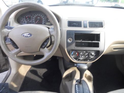 Used 2005 Ford Focus SE image 14