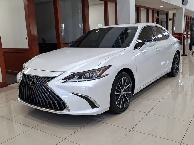 Used 2024 Lexus ES 350 w/ Premium Package FWD image 2
