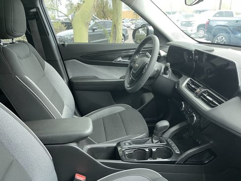 Used 2026 Chevrolet TrailBlazer LT FWD image 6