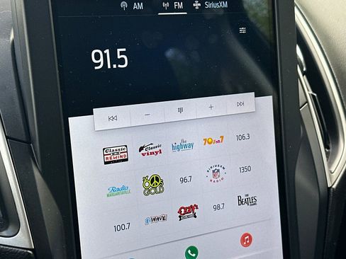 Used 2023 Ford Edge SE image 17