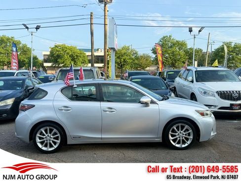 Used 2012 Lexus CT 200h Premium w/ Premium Audio Pkg FWD image 2