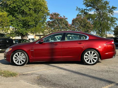 Used 2011 Jaguar XF RWD image 3