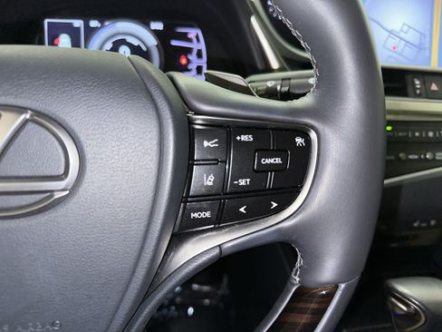 Used 2020 Lexus ES 300h w/ Premium Package FWD image 14