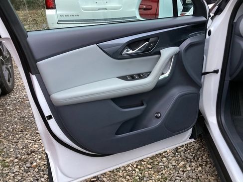 Used 2020 Chevrolet Blazer LT image 11