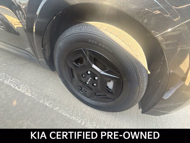 Certified 2025 Kia Carnival FWD image 4