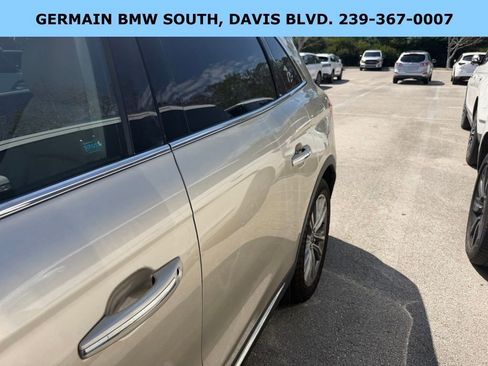 Used 2017 Lincoln MKX Reserve w/ Driver Assistance Package image 5