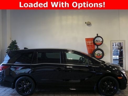 Used 2023 Honda Odyssey Sport image 2