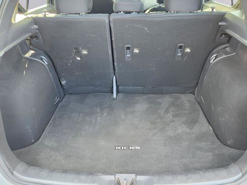 Used 2021 Nissan Kicks S FWD image 11