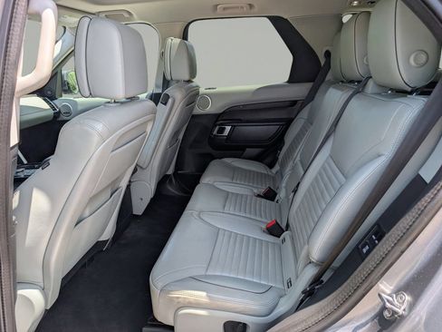 Used 2020 Land Rover Discovery HSE Luxury AWD/4WD image 16