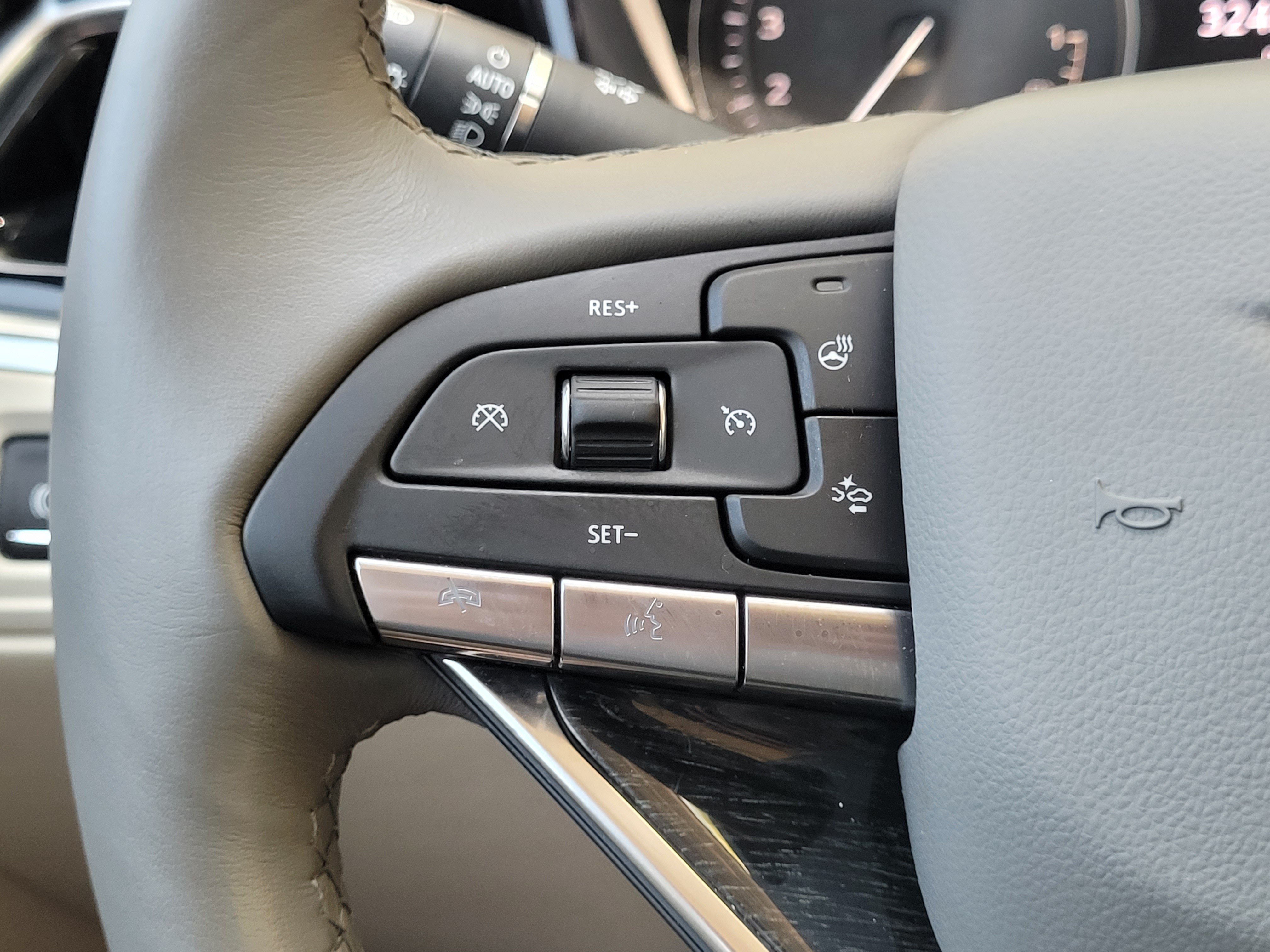 Used 2024 Cadillac XT6 Premium Luxury w/ Technology Package FWD image 19