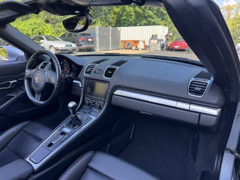 Used 2014 Porsche Boxster RWD image 17