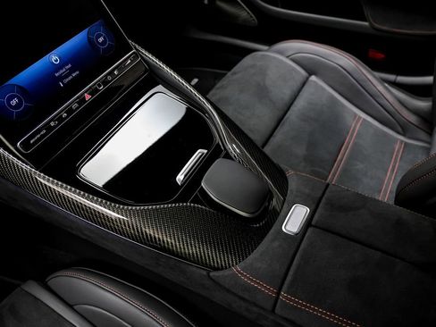 Used 2024 Mercedes-Benz SL 63 AMG 4MATIC image 27