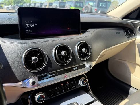 Used 2022 Kia Stinger GT1 RWD image 26