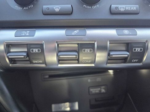 Used 2009 Nissan GT-R Premium image 23