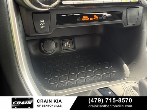 Used 2025 Toyota RAV4 LE AWD/4WD image 18