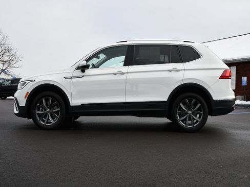 Used 2022 Volkswagen Tiguan SE image 4