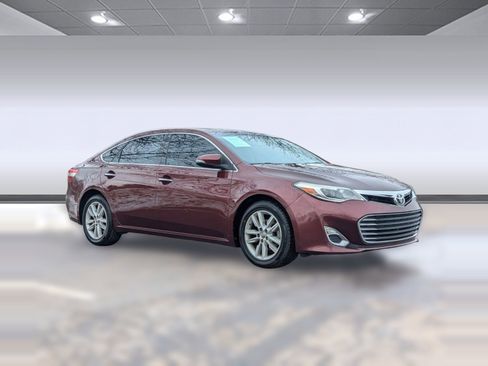 Used 2013 Toyota Avalon XLE image 7