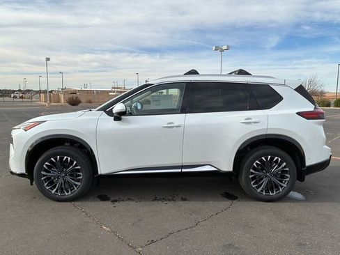 New 2026 Nissan Rogue Platinum w/ Platinum Premium Package image 3