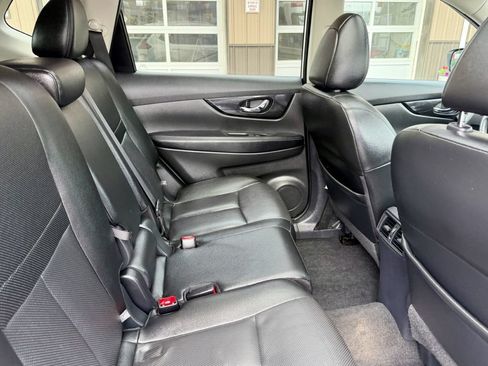 Used 2017 Nissan Rogue SL w/ SL Premium Package AWD/4WD image 18