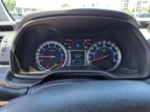 Used 2018 Toyota 4Runner SR5 Premium AWD/4WD image 15