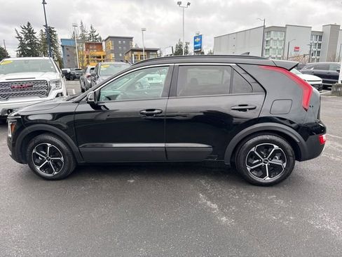 Certified 2023 Kia Niro EX image 9
