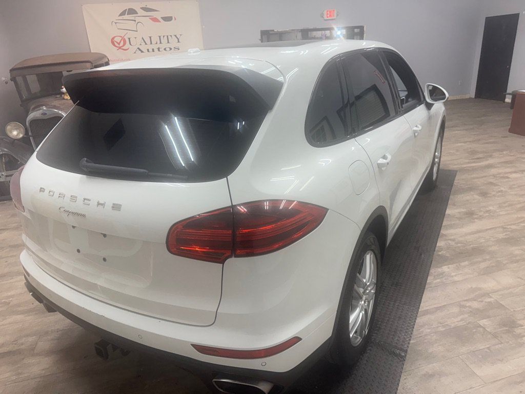 Used 2016 Porsche Cayenne AWD/4WD image 7
