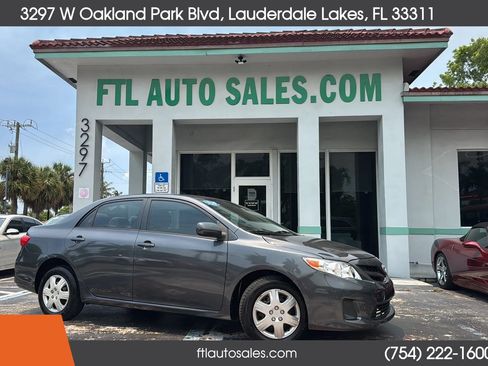 Used 2011 Toyota Corolla LE FWD image 2