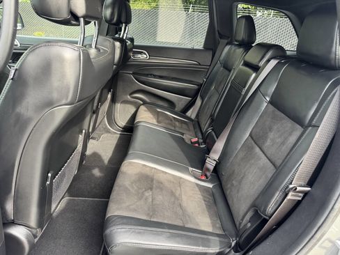 Used 2019 Jeep Grand Cherokee Altitude image 11