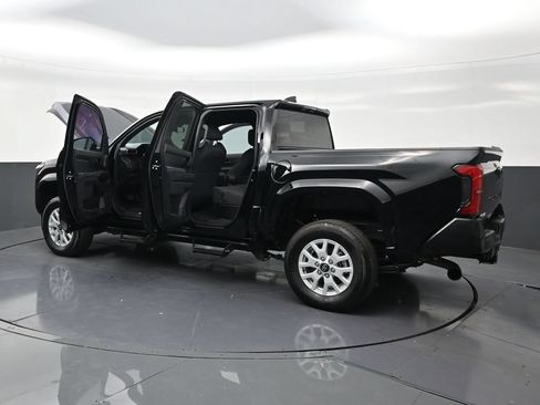 Used 2025 Toyota Tacoma SR AWD/4WD image 31