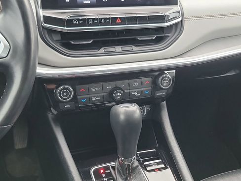 Used 2022 Jeep Compass Limited image 18