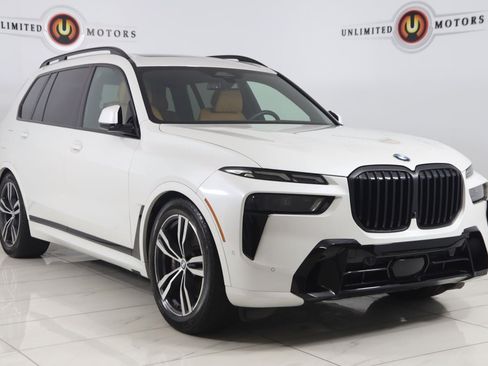 Used 2024 BMW X7 xDrive40i w/ M Sport Package AWD/4WD image 25
