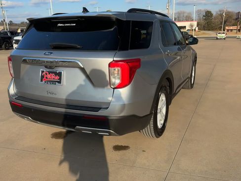 Used 2024 Ford Explorer XLT w/ Equipment Group 202A image 7