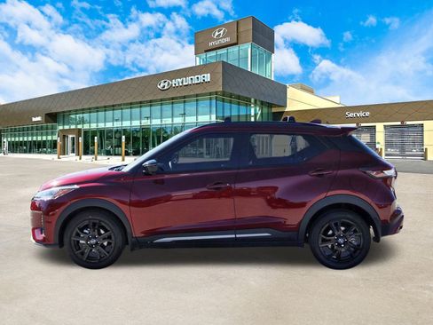 Used 2024 Nissan Kicks SR w/ Interior Electronics Package image 9