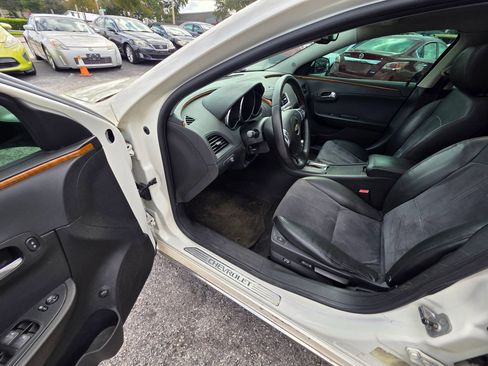Used 2011 Chevrolet Malibu LT w/ HFV6 Engine Package image 12