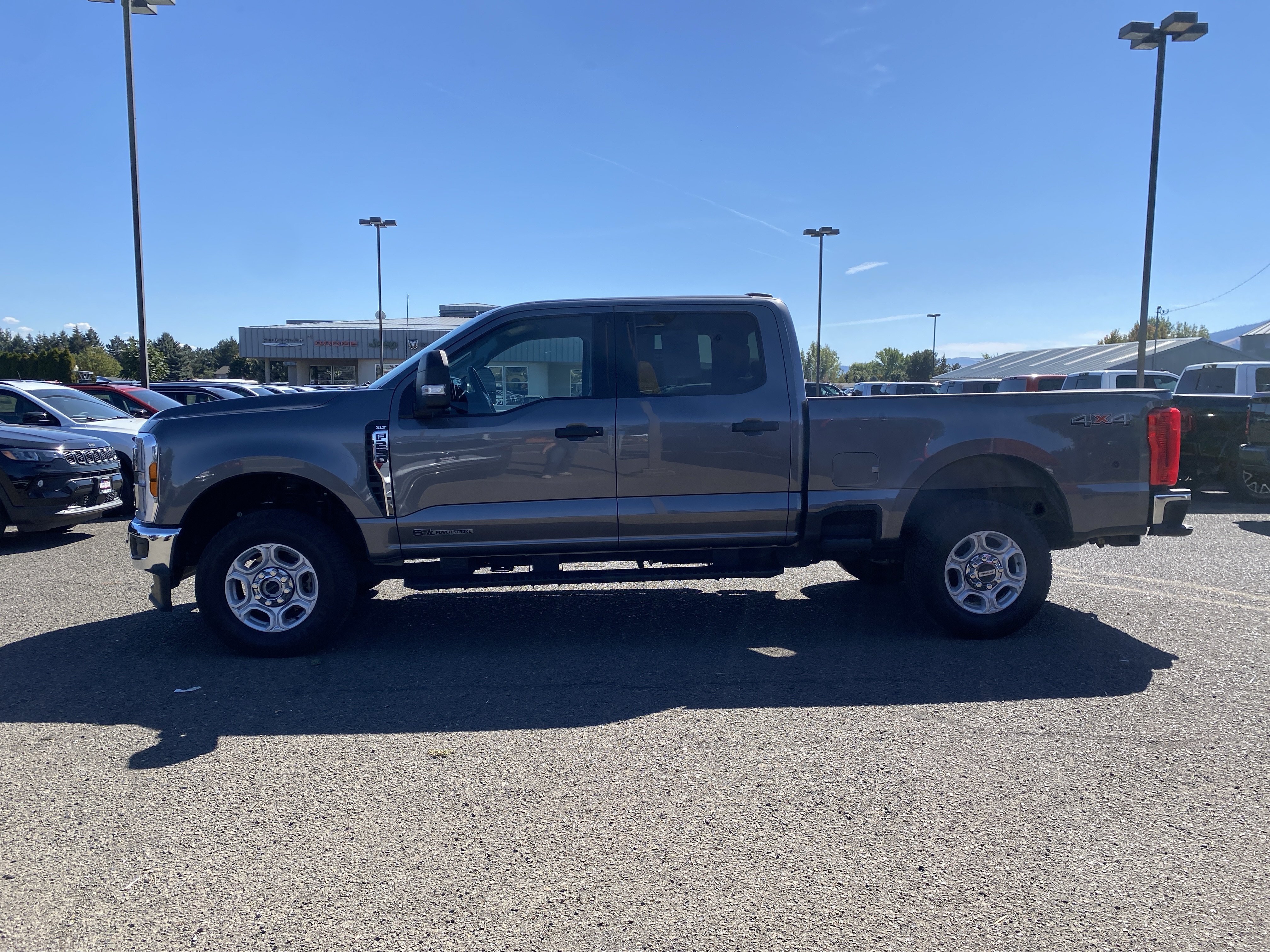 Used 2025 Ford F250 XLT AWD/4WD image 7