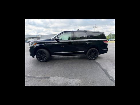 Used 2024 Lincoln Navigator Reserve AWD/4WD image 9