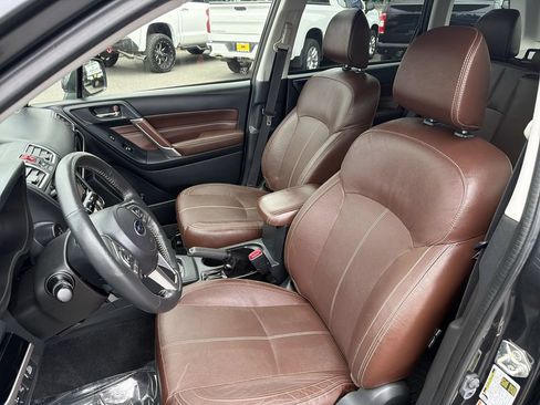 Used 2017 Subaru Forester 2.5i Touring AWD/4WD image 21