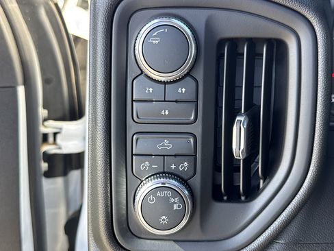 Used 2021 GMC Sierra 2500 4x4 Crew Cab w/ Convenience Package image 17