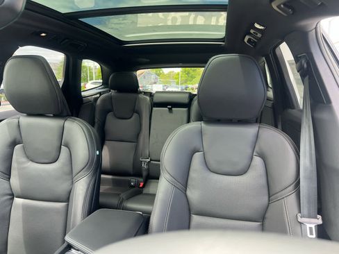 New 2025 Volvo XC60 B5 Ultra w/ Climate Package image 12