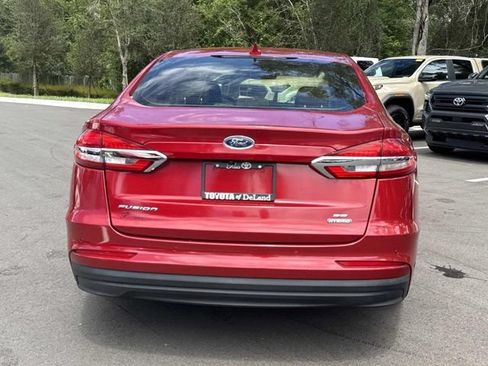 Used 2020 Ford Fusion SE FWD image 3