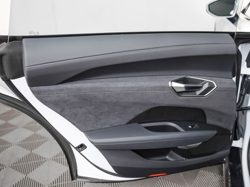 Used 2023 Audi e-tron GT Premium Plus image 23