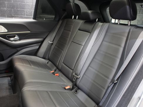 Used 2025 Mercedes-Benz GLE 580 4MATIC w/ Driver Assistance Package image 37