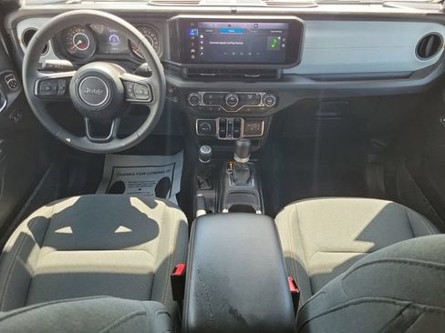 Used 2025 Jeep Gladiator Sport AWD/4WD image 14