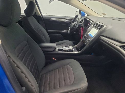 Used 2020 Ford Fusion SE FWD image 21